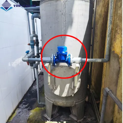 Đồng hồ đo nước gang lắp đặt trên 1 hệ thống đường ống