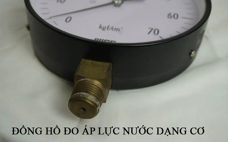 Đồng hồ áp suất nước dạng cơ