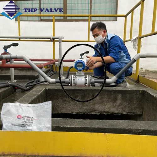 Đồng hồ đo nước điện tử được lắp đặt tại 1 nhà máy