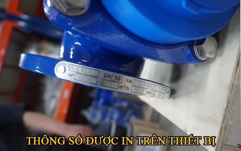Thông số kỹ thuật được in trên thiết bị của đồng hồ đo nước Dn50