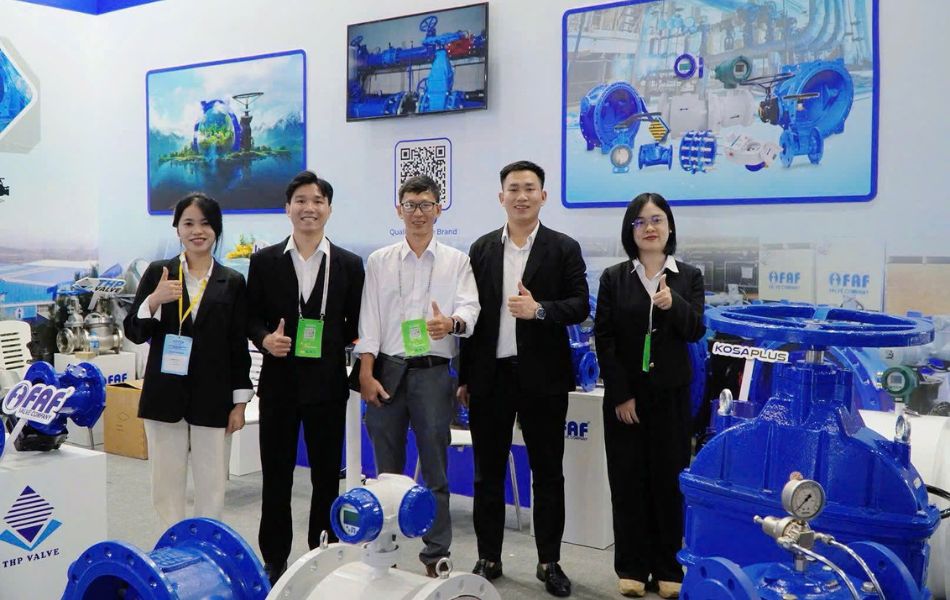 Đội ngũ Tuấn Hưng Phát tại gian hàng luôn sẵn sàng đón chào quý khách