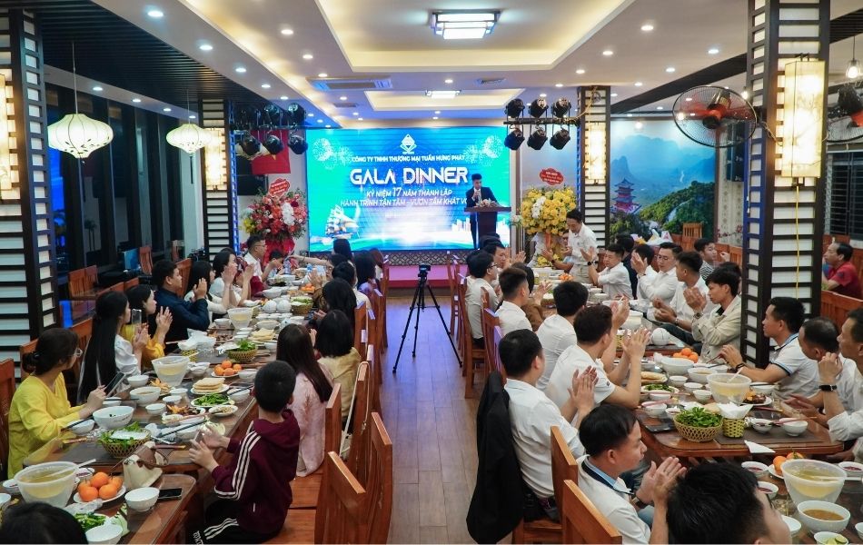 tiệc tối và giao lưu