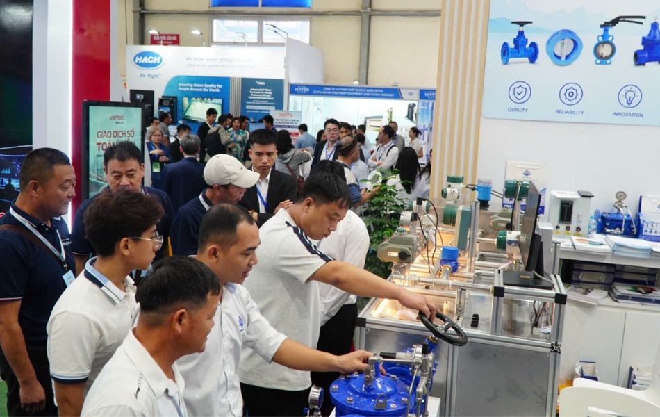 Gian hàng trưng bày đa dạng các sản phẩm cho ngành cấp thoát nước